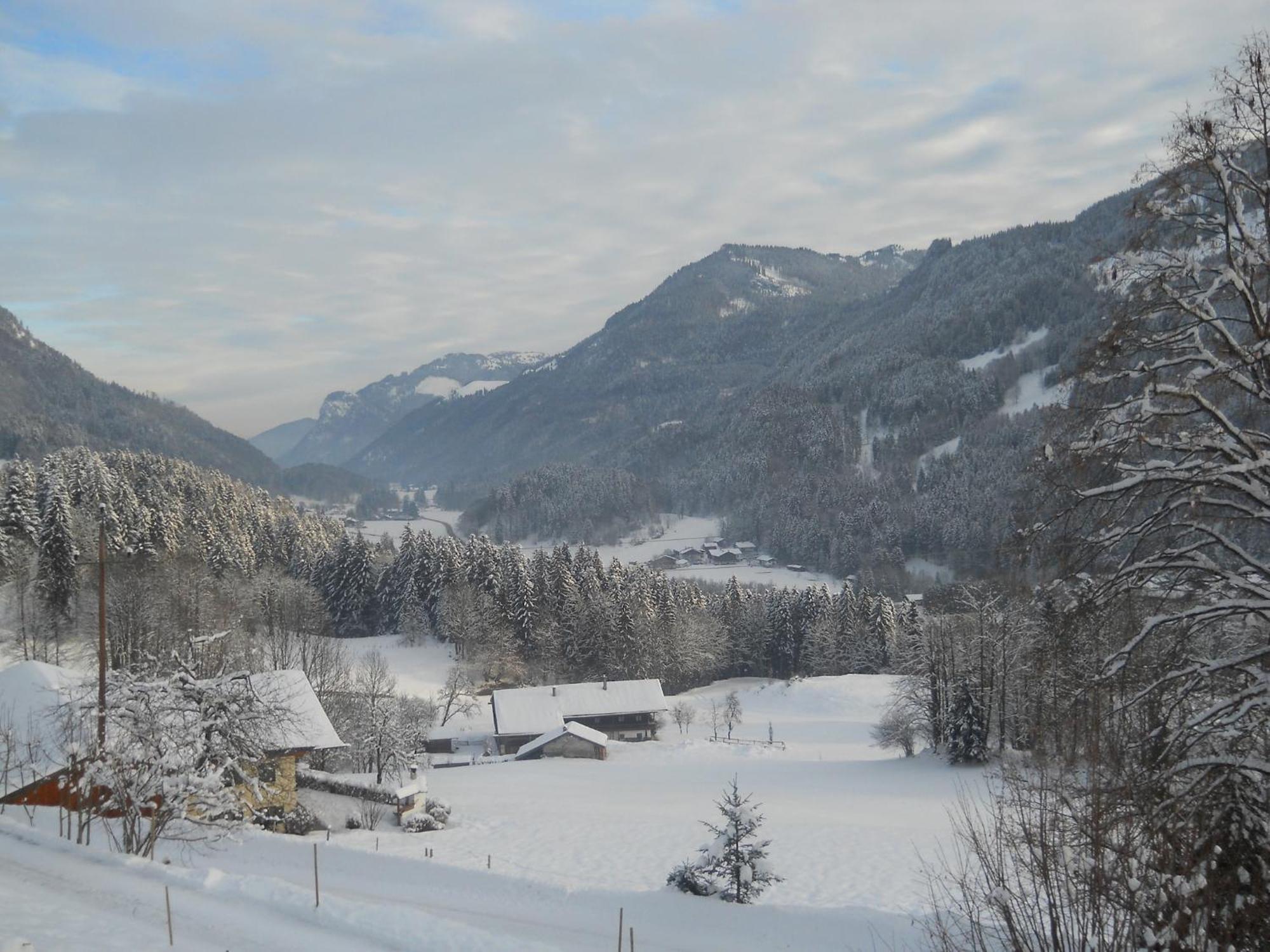 Fantastic Chalet in Niederndorf bei Kufstein with Balcony Niederndorferberg Exterior foto